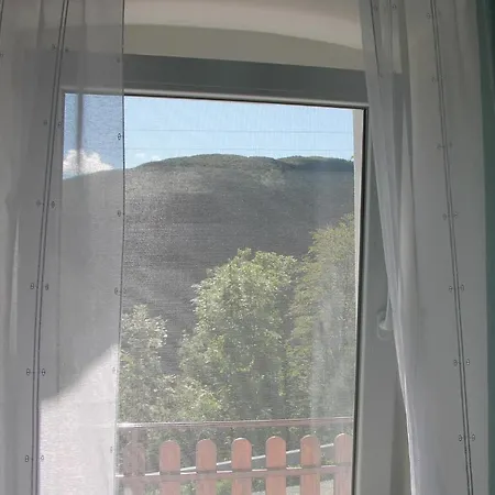 Mike's Bed and breakfast 3*